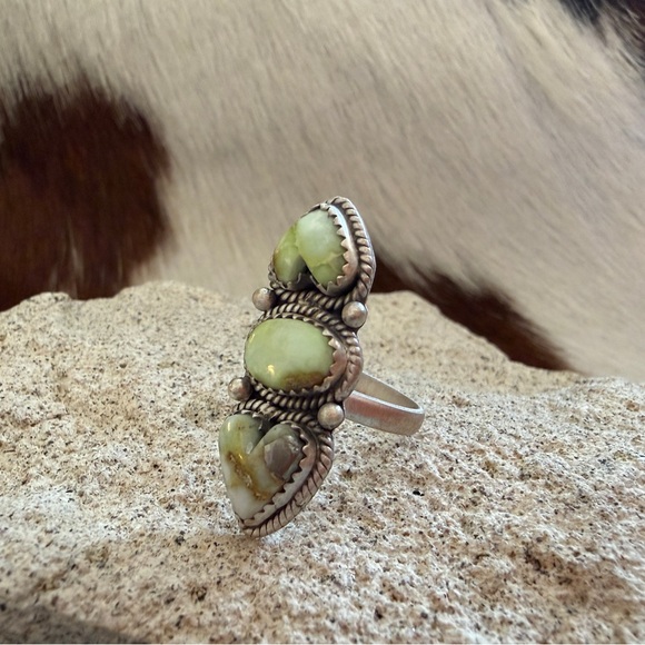❤️ Palomino Variscite Navajo 3 Stone Heart Brushed Sterling 925 Adjustable Ring - Picture 3 of 13